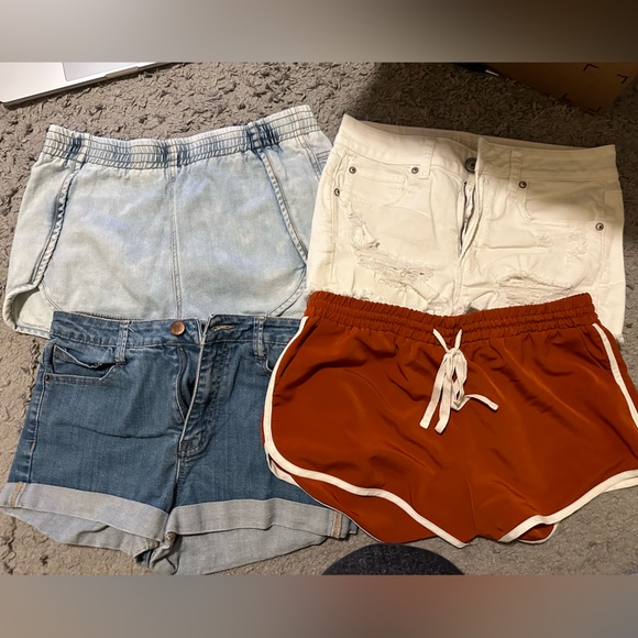 Multiple shorts - Picture 1 of 6